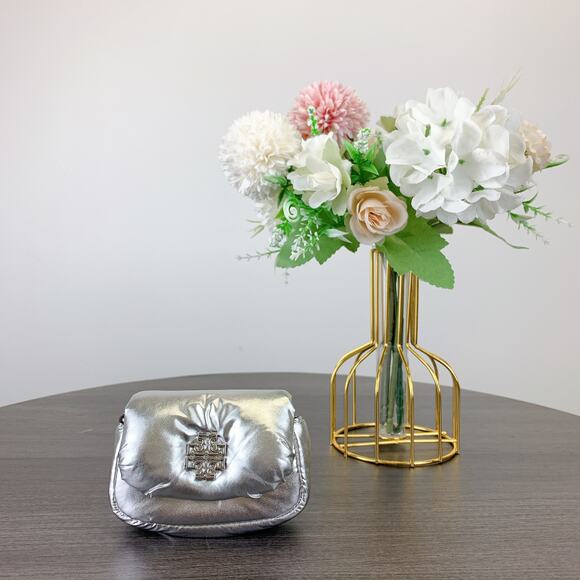 Tory Burch 164598 Britten Nylon Puffy Card Case IN SILVER - Picture 1 of 7